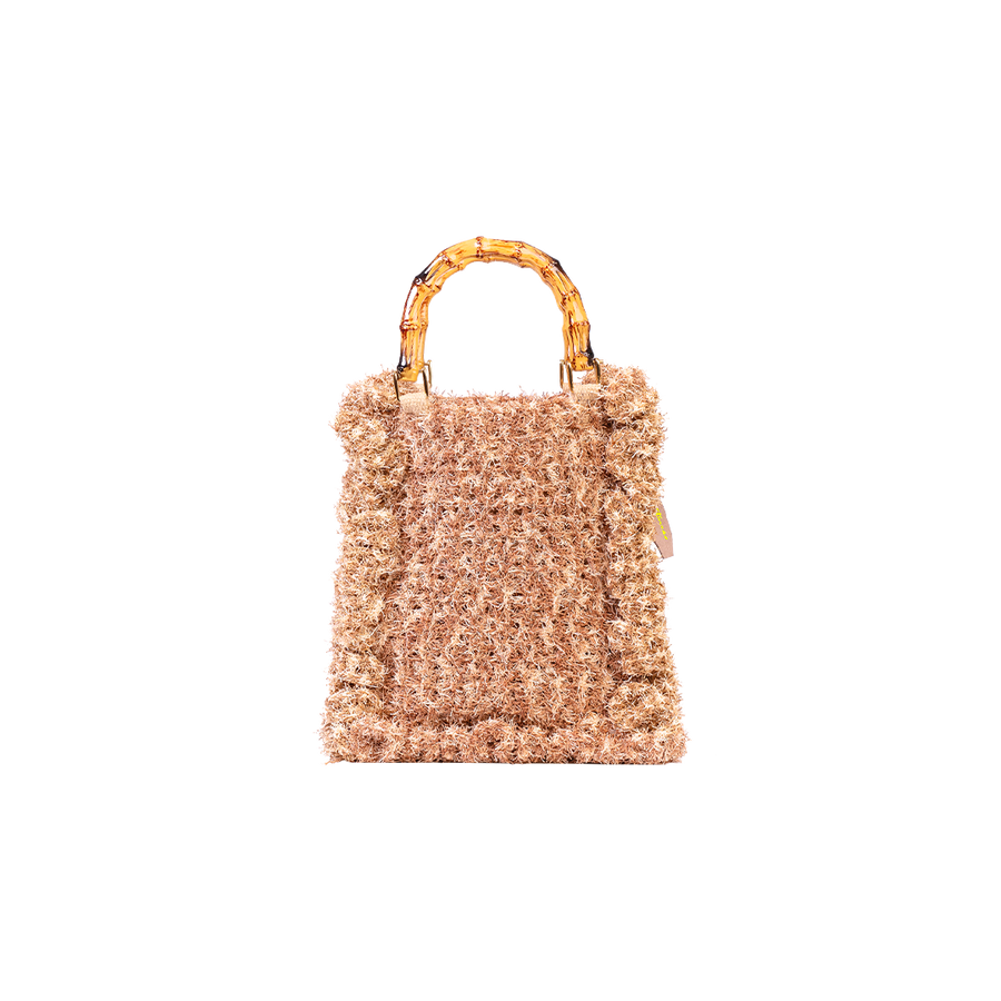  Elegante e unica nel suo genere, questa tote bag è realizzata nel ricordo di un lingua di terra di 28 miglia affacciata sul golfo del Messico. I manici in bambù, uno dei simboli identificativi del brand, permettono di indossarla come borsa a mano; La sua tracolla rimovibile, invece, permette di portare la borsa a spalla. Di manifattura artigianale, prodotta in Italia.